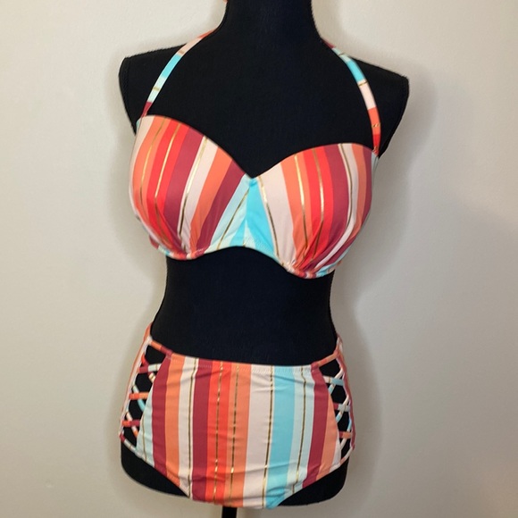 ๐ 2/$25 Target Shade & Shore Striped Bikini - Picture 2 of 7